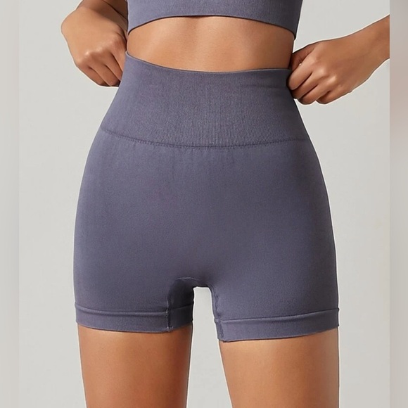 Bike Shorts  Seamless 4.5” - Picture 1 of 6